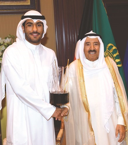 بالفيدو.. الأمير استقبل عدداً من الشباب المتميزين: إحرازكم الجوائز في المنافسات الدولية يمثل دافعاً للشباب برفعهم راية الوطن في المحافل الدولية