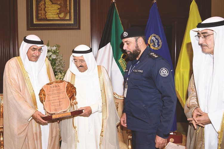 بالفيدو.. الأمير استقبل عدداً من الشباب المتميزين: إحرازكم الجوائز في المنافسات الدولية يمثل دافعاً للشباب برفعهم راية الوطن في المحافل الدولية