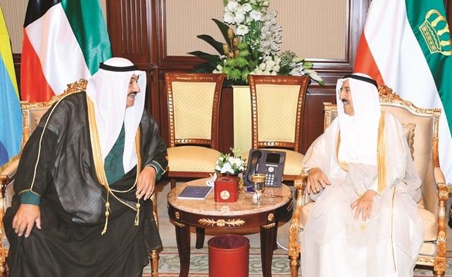 شصاحب السمو الأمير الشيخ صباح الأحمد مستقبلا سمو الشيخ ناصر المحمد ﻿