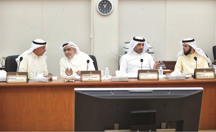 د.عادل الدمخي ود.عودة الرويعي وعدنان عبدالصمد وعبدالله الرومي﻿