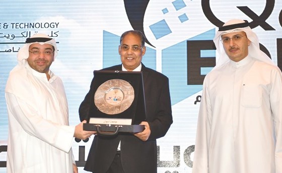 تكريم جامعة أسوان ﻿