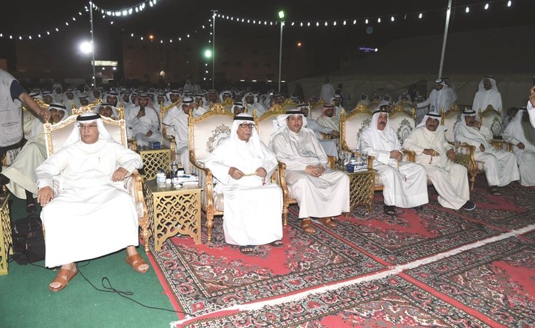 النائبان مبارك الحريص ومحمد الهدية في مقدمة الحضور -(محمد هاشم)﻿