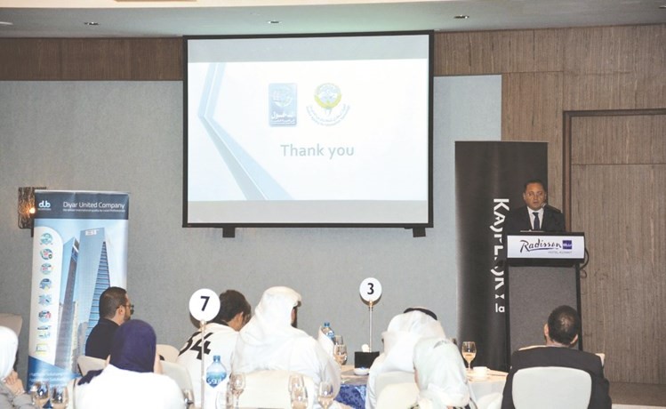 أمير كنعان متحدثا خلال المؤتمر ﻿
