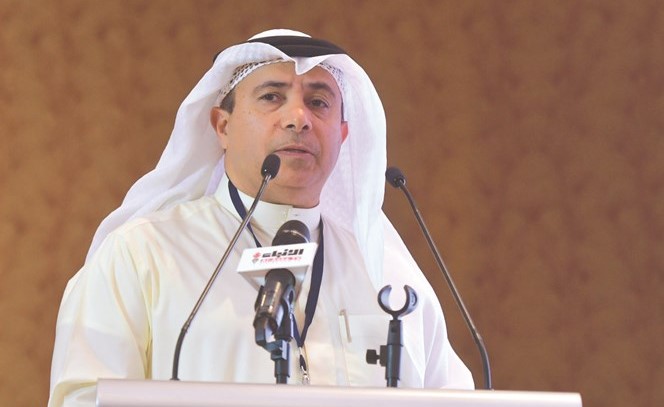 د.جاسم الفهد متحدثا جلال الجلسة ﻿