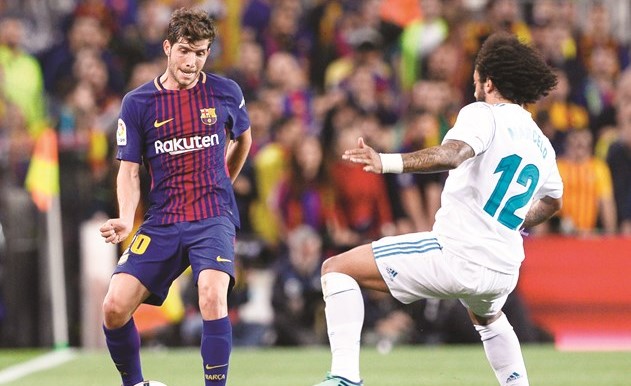 سيرجي روبرتو في مواجهة مارسيلو خلال الكلاسيكو الأخير﻿