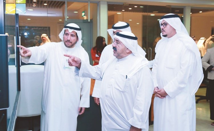 الشيخ ناصر صباح الأحمد يطلع على نظام معلومات الرقابة البيئي المعني بتوفير المعلومات البيئية﻿