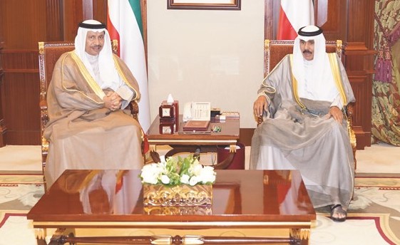 سمو نائب الأمير وولي العهد الشيخ نواف الأحمد مستقبلا الشيخ جابر المبارك﻿