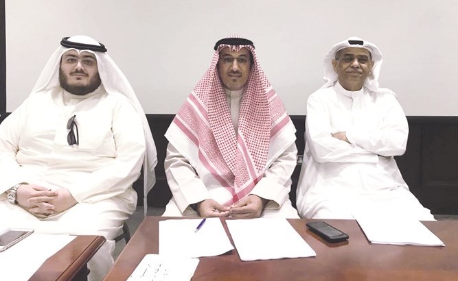 جانب من عمومية المستثمرون القابضة﻿