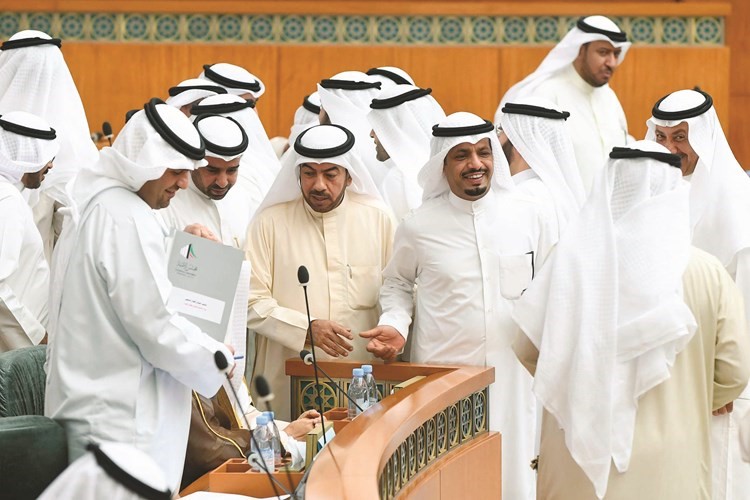 ماجد المطيري وعلي الدقباسي ود.حمود الخضير وأنس الصالح﻿