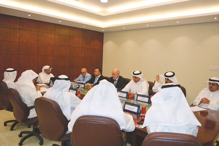 اجتماع المجلس الاستشاري بهندسة البترول