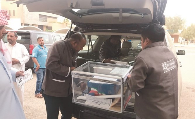 نقل صناديق الاقتراع الى المدارس﻿