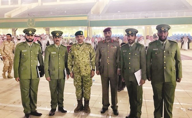 اللواء الركن فالح شجاع مع الخريجين ﻿