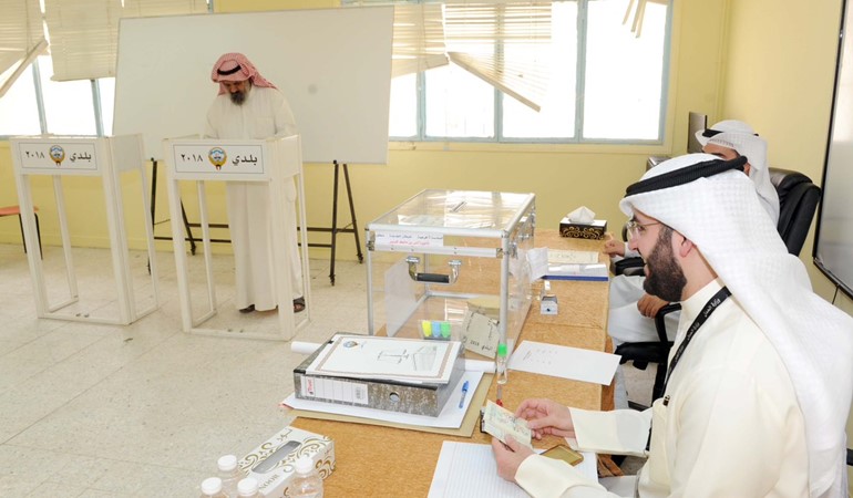إقبال ضعيف مع بداية فتح صناديق الاقتراع في انتخابات "البلدي"