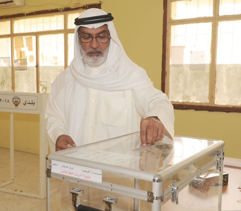 إقبال ضعيف مع بداية فتح صناديق الاقتراع في انتخابات "البلدي"