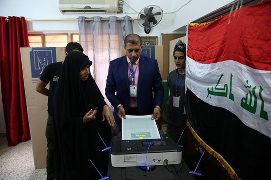 العراقيون يختارون أعضاء البرلمان وسط إجراءات أمنية مشددة..وعبادي: الانتخابات النيابية ستحدد مستقبل العراق