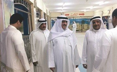 النائب السابق مسلم البراك في احدى لجان الدائرة السابعة ﻿