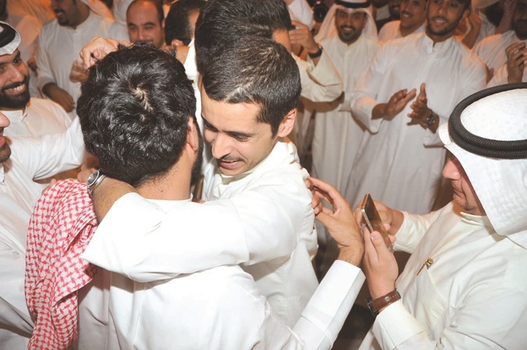 حمد المدلج يتلقى التهاني﻿