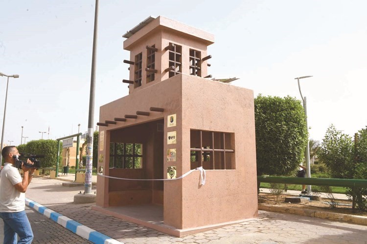 محطة الانتظار تعمل بالطاقة البديلة﻿