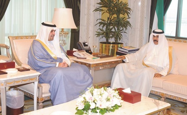 سمو نائب الأمير وولي العهد الشيخ نواف الأحمد مستقبلا نائب رئيس الوزراء ووزير المالية أنس الصالح﻿