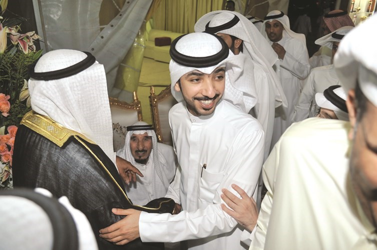 الرومي مع المهنئين ﻿