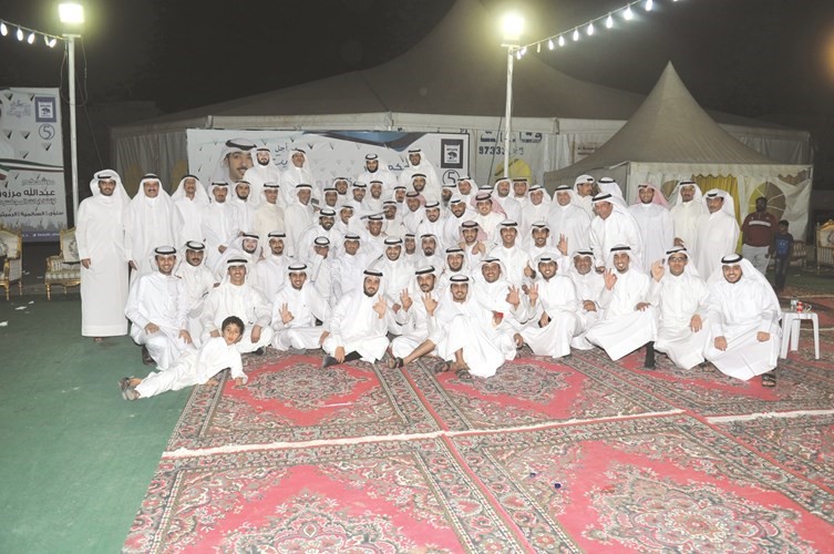 جانب من المهنئين في المقر الانتخابي لعبدالله الرومي ﻿