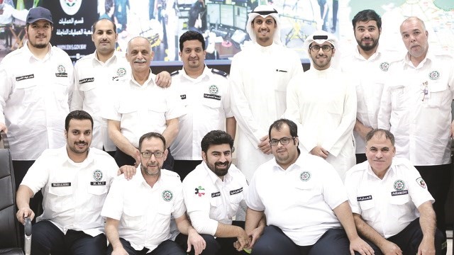 مع رجال الطوارئ﻿