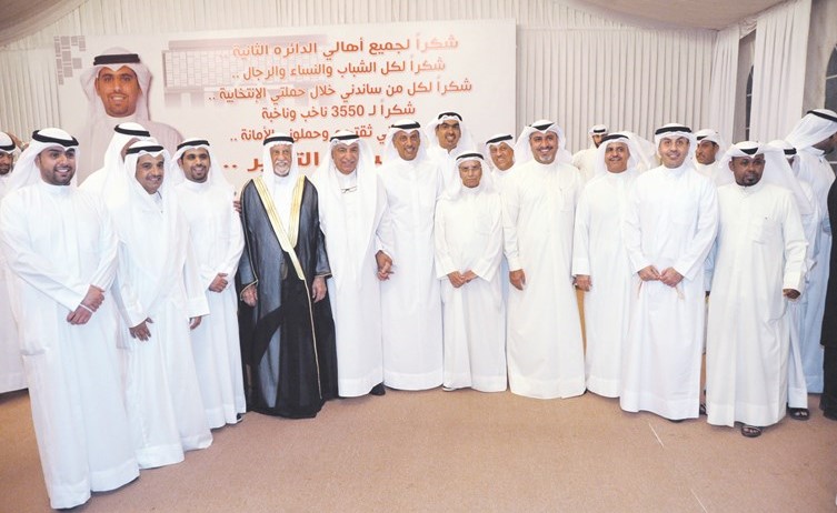 مهلهل الخالد وعبدالعزيز الغنام وعبدالرحمن الغنيم وم.علي الموسى يقدمون التهاني إلى عبدالله المحري	(عادل سلامة) ﻿