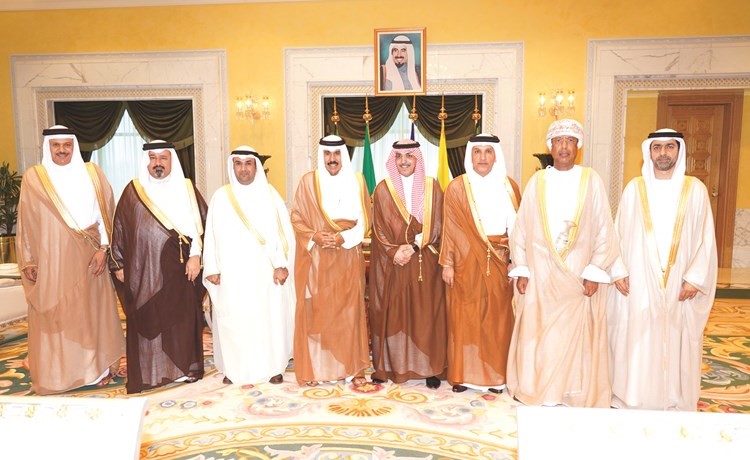 سمو نائب الامير وولي العهد الشيخ نواف الاحمد مستقبلا وزراء المالية والاقتصاد بدول مجلس التعاون﻿