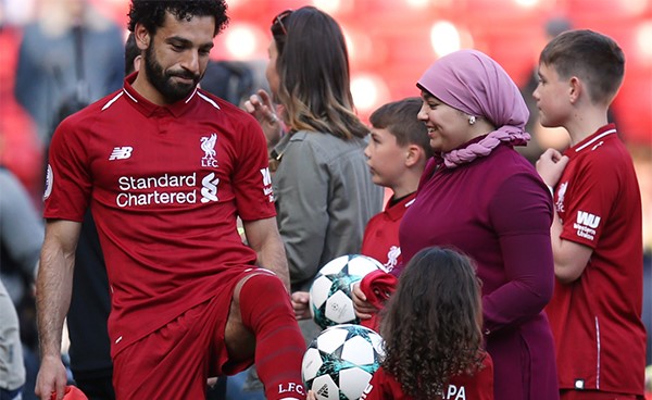 بالصور.. بعد خروجها من الظل.. هذا ما نعرفه عن زوجة محمد صلاح