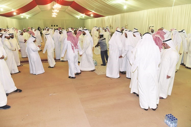 حضور غفير في مقر حمدي العازمي ﻿
