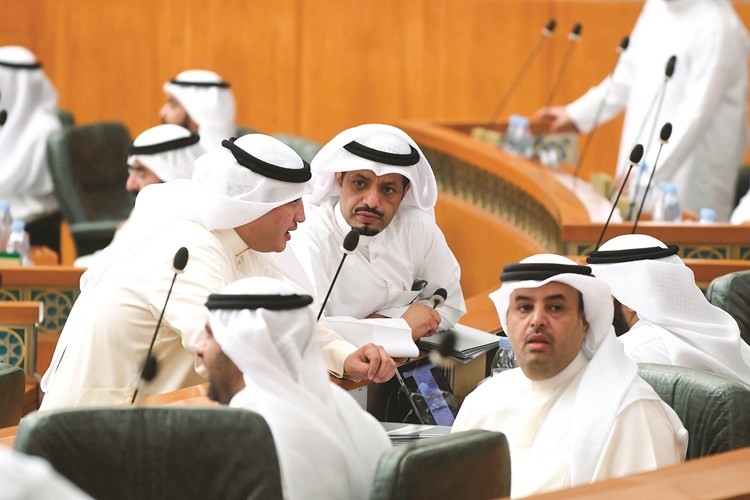 مبارك الحجرف وماجد المطيري وعسكر العنزي﻿