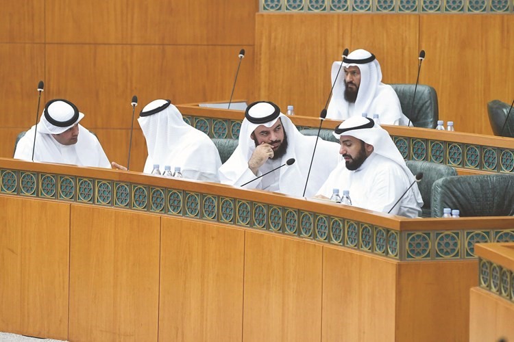 الشيخ د. باسل الصباح ود. جمعان الحربش ومحمد هايف﻿