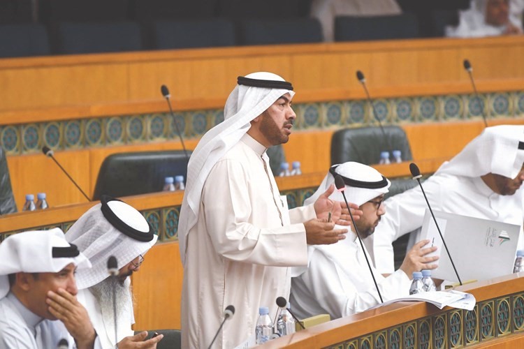 علي الدقباسي﻿