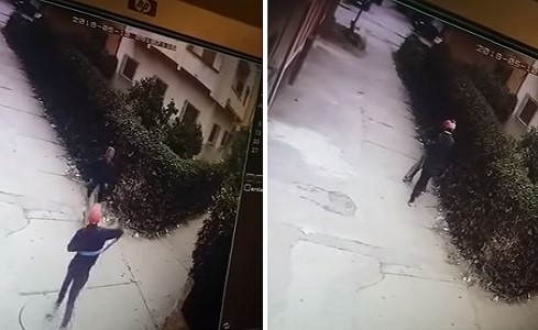 لحظة اعتداء لص على مواطن بـ«ساطور» لسرقته