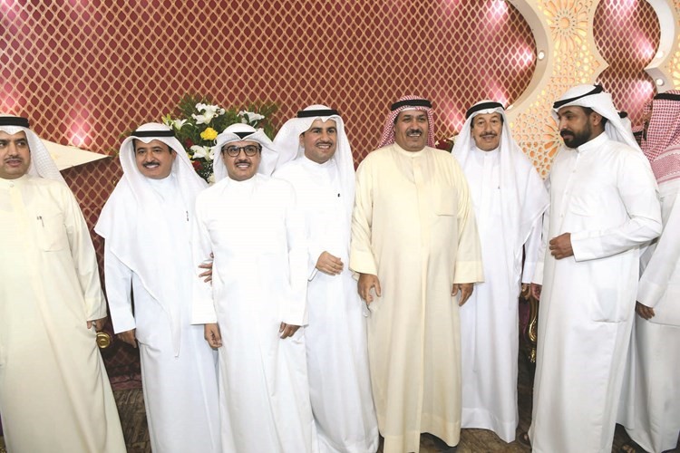 السويط بين بعض محبيه﻿