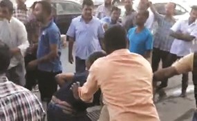 جانب من المشاجرة التي وقعت في احدى مناطق العاصمة﻿