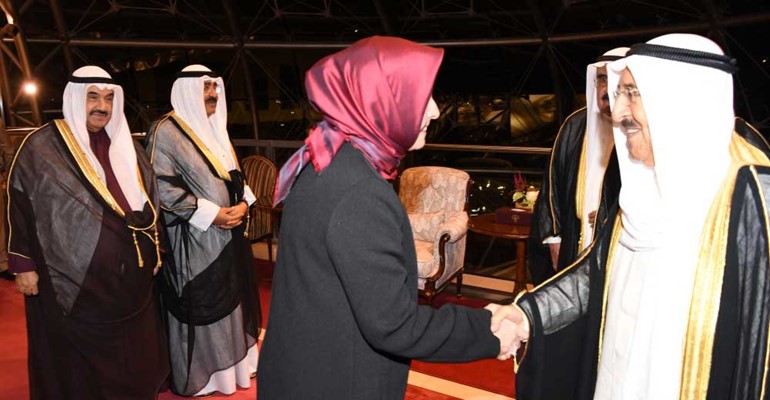 سمو الأمير عاد إلى أرض الوطن فجر اليوم