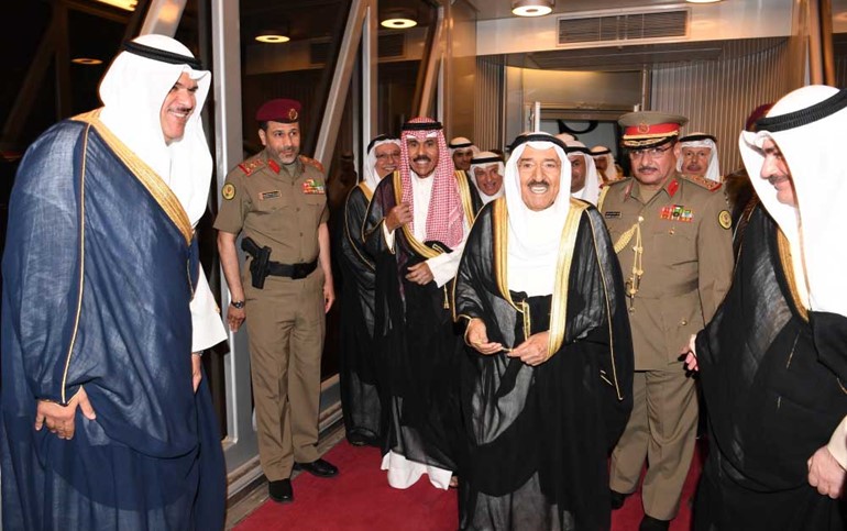 سمو الأمير عاد إلى أرض الوطن فجر اليوم