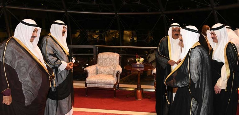 سمو الأمير عاد إلى أرض الوطن فجر اليوم