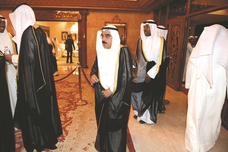 الشيخ فيصل السعود لدى توجهه لتهنئة سمو الشيخ جابر المبارك	(هاني الشمري)﻿