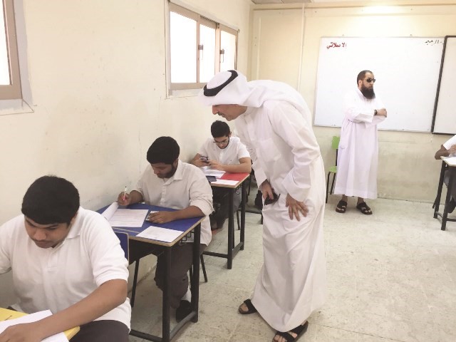 وليد بن غيث يتفقد لجان الجهراء ﻿
