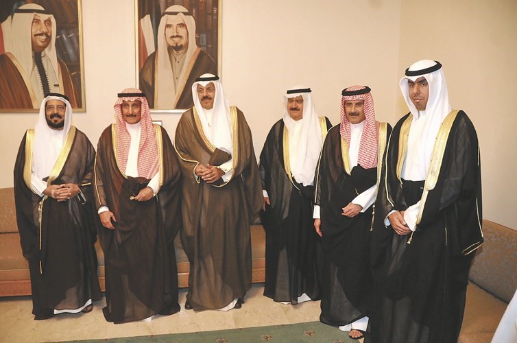 الشيخ احمد النواف والفريق ثابت المهنا يهنئان ﻿