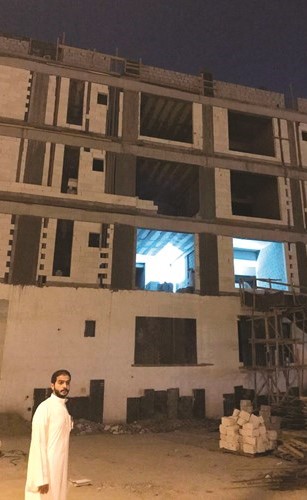 طابق مخالف في إحدى البنايات﻿