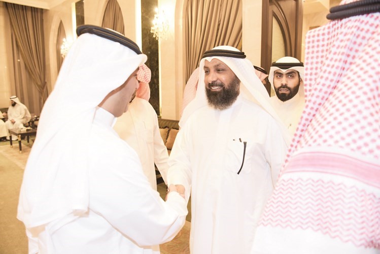 مانع العجمي مهنئا ﻿