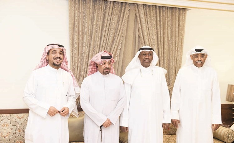 العميد عماد أمان في استقبال المهنئين﻿