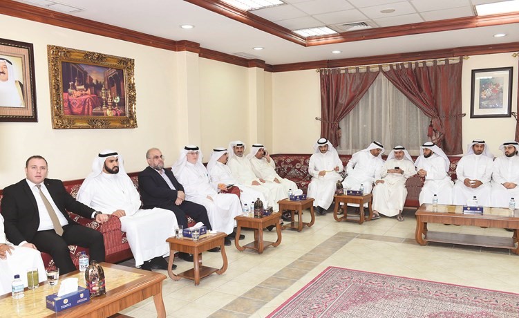 فهد الغيص ومطيع العجمي ومتعب العتيبي وجمال السويفان وعدد من الحضور﻿