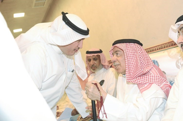 عسكر العنزي مع احد كبار السن﻿