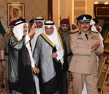 الأمير لرجال "الداخلية": الحفاظ على أمن الوطن وتطبيق القانون مسؤولية جسيمة تتطلب منكم التفاني والإخلاص والعمل الدؤوب