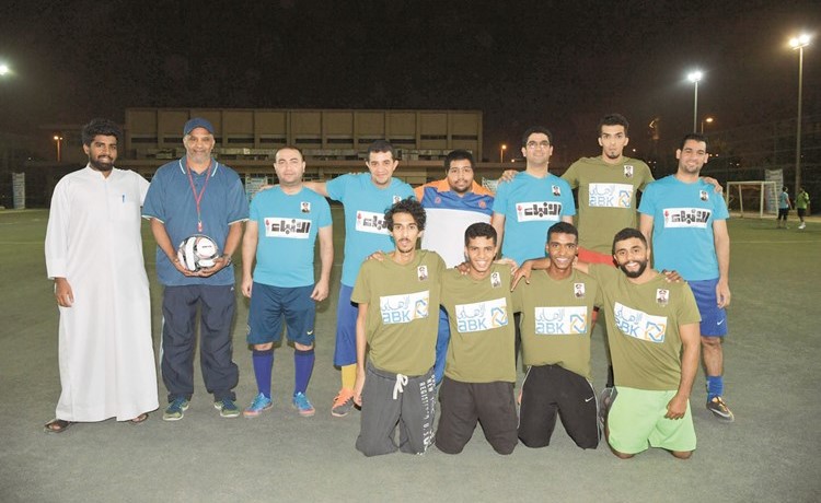 لقطة تجمع فريق الأنباء مع فريق باعباد واللجنة المنظمة	(قاسم باشا)﻿