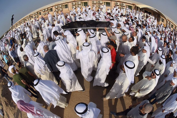 الغانم تقدم مشيعي الشهيد سعود المسلم: حادثته جسدت روح الاسرة الواحدة بين الكويتيين